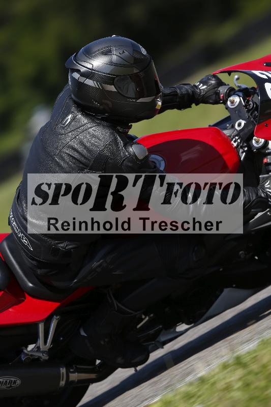 /Archiv-2024/29 12.06.2024 MOTO.CH Track Day ADR/Gruppe gelb/32